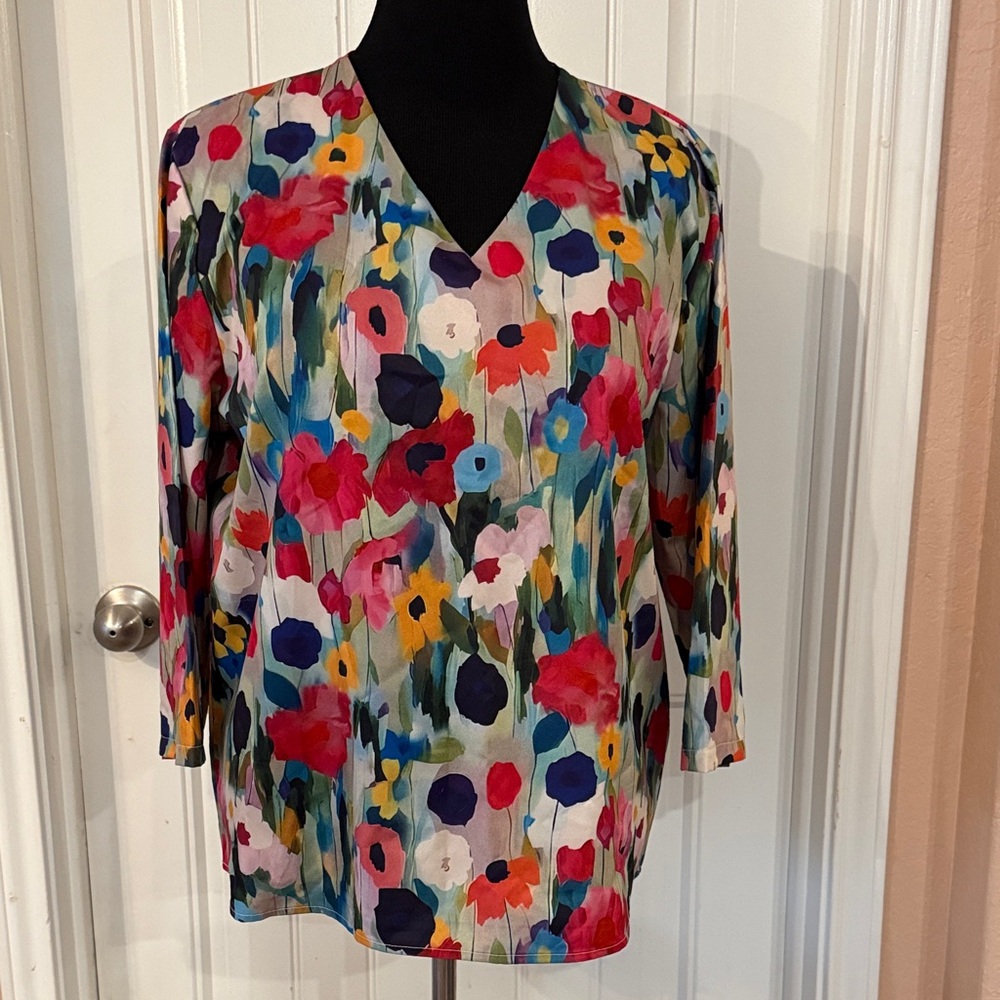 Floral Multicolor Women's Top Size XXL New with No Tags